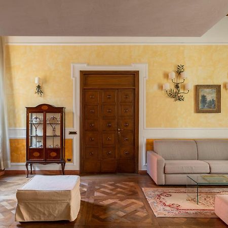 Iflat Elegant And Luxury Apartment Near Pantheon Рим Екстер'єр фото