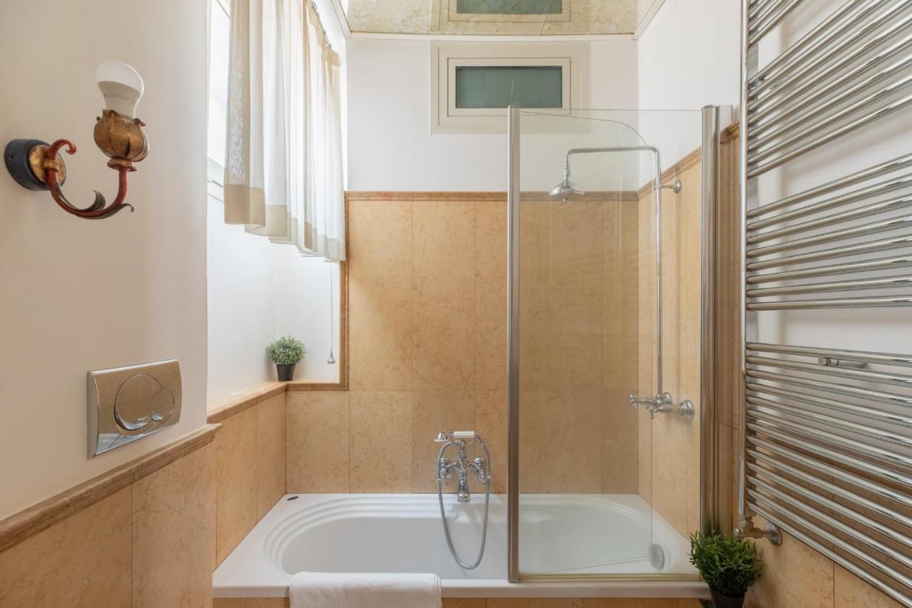 Iflat Elegant And Luxury Apartment Near Pantheon Рим Екстер'єр фото